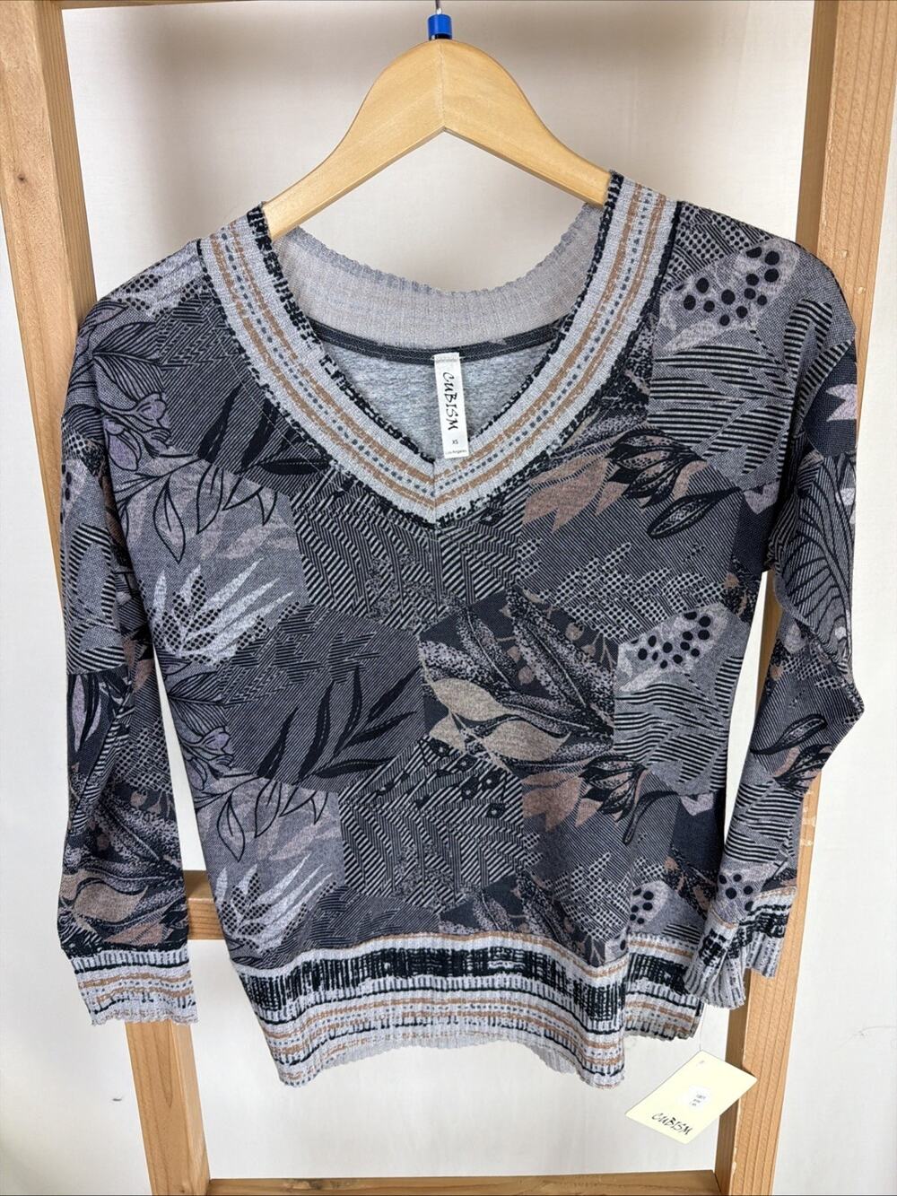 NWT Cubism Multicolor V Neck Floral Pattern Long Sleeve Top #0975 Size XS